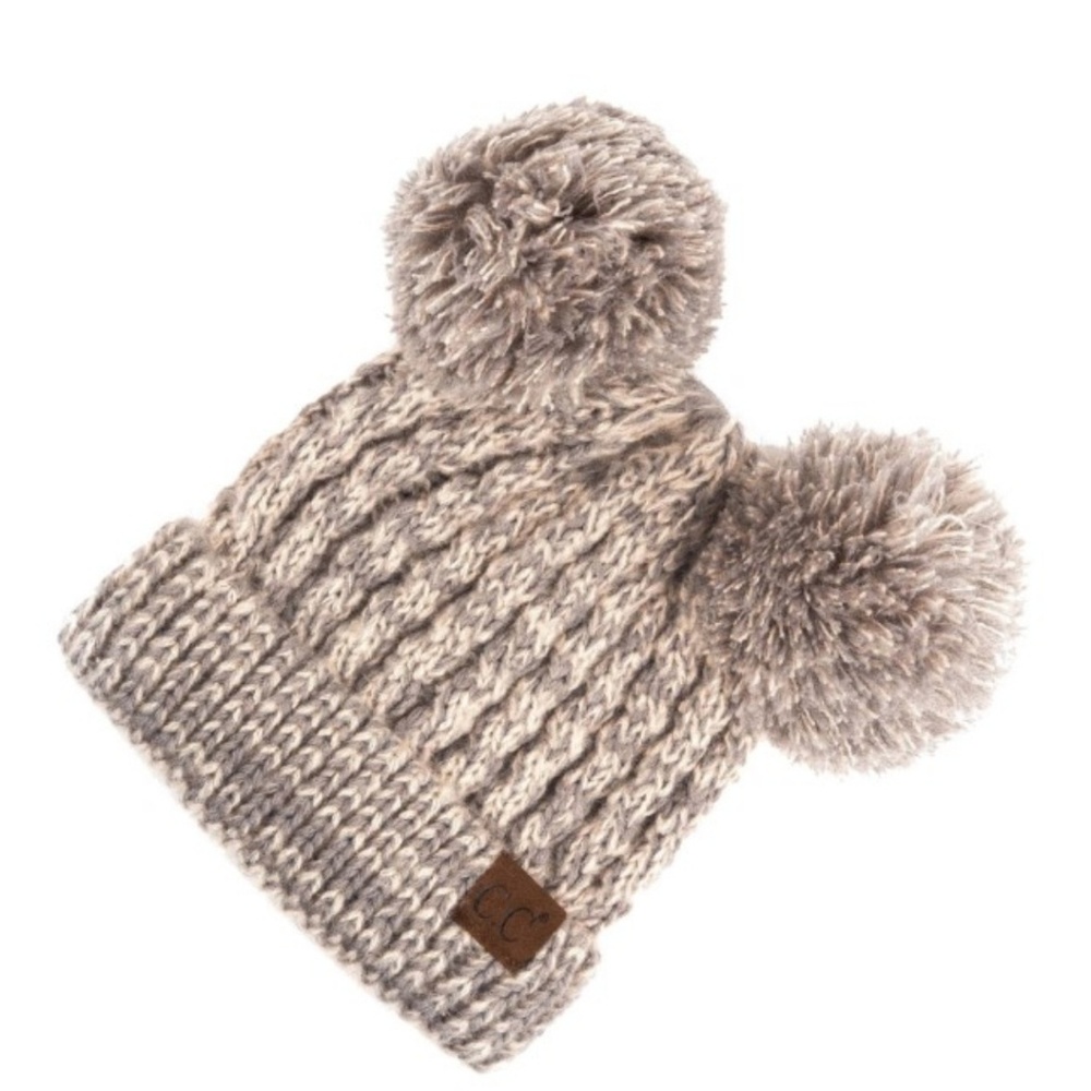**- C.c. Beanie Double Pompom. Adult Gray